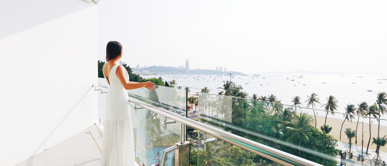 cover Mera Mare Pattaya โรงแรมสวย ติดหาด "พัทยา" เดินไม่กี่นาทีถึงห้าง Central Festival 🌴💙