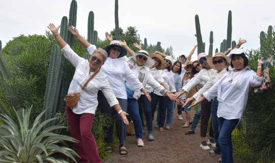 Cover ทริปม่วนคักของแม่และแก๊งเพื่อนตะลุยอีสานใต้...