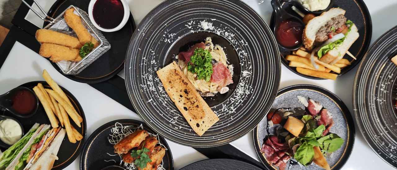 cover ฟินไม่อั้น! บุฟเฟ่ต์ฟัวกราส์ และอาหารนานาชาติระดับพรีเมียม ที่ KINGSTON LOUNGE โรงแรม ไอรา สุขุมวิท 11