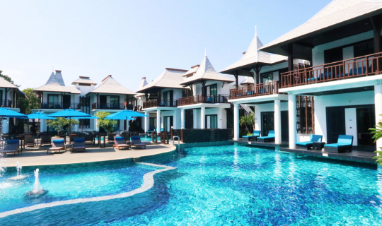 Cover Z Through by the Zign - ซีทรู โรงแรม "พัทยา" ฟีลมัลดีฟส์!...