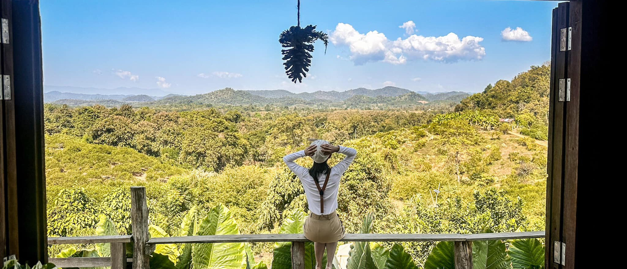 cover บ้านเปื้อนสุข สุโขทัย