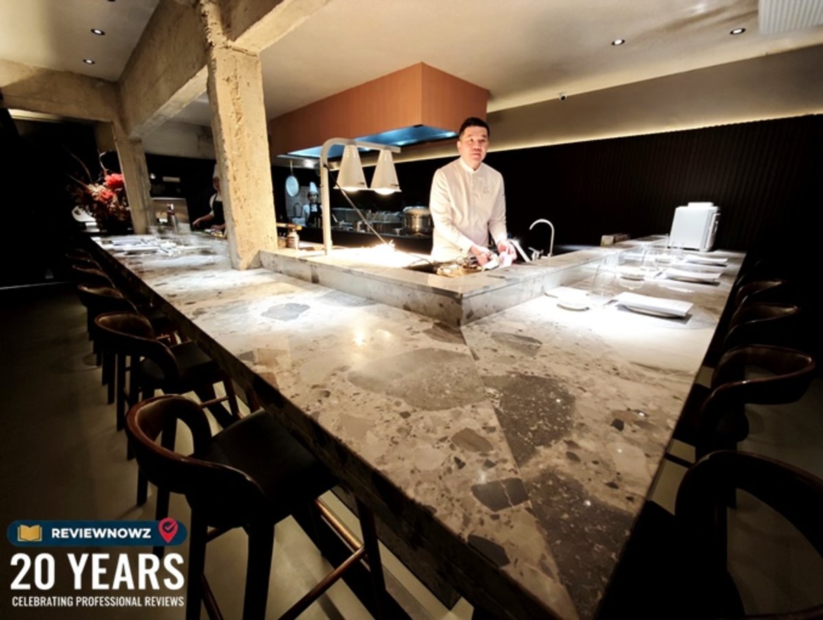 โซนที่นั่งเคาน์เตอร์บาร์ห้อง Cellar ประสบการณ์ Omakase สุด Exclusive