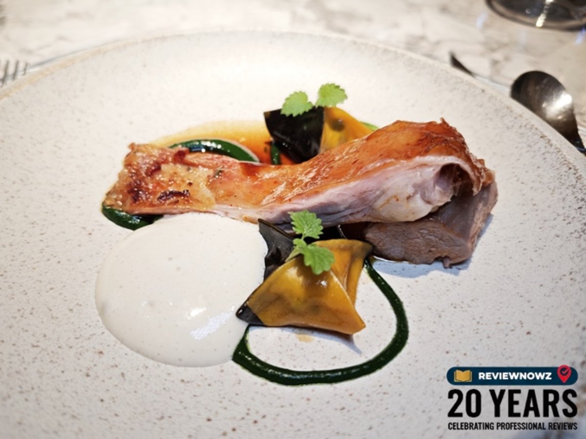 เนื้อลูกแกะสเปนซูวีเสิร์ฟพร้อมซอสแรงบันดาลใจจากแกงเทโพไทย