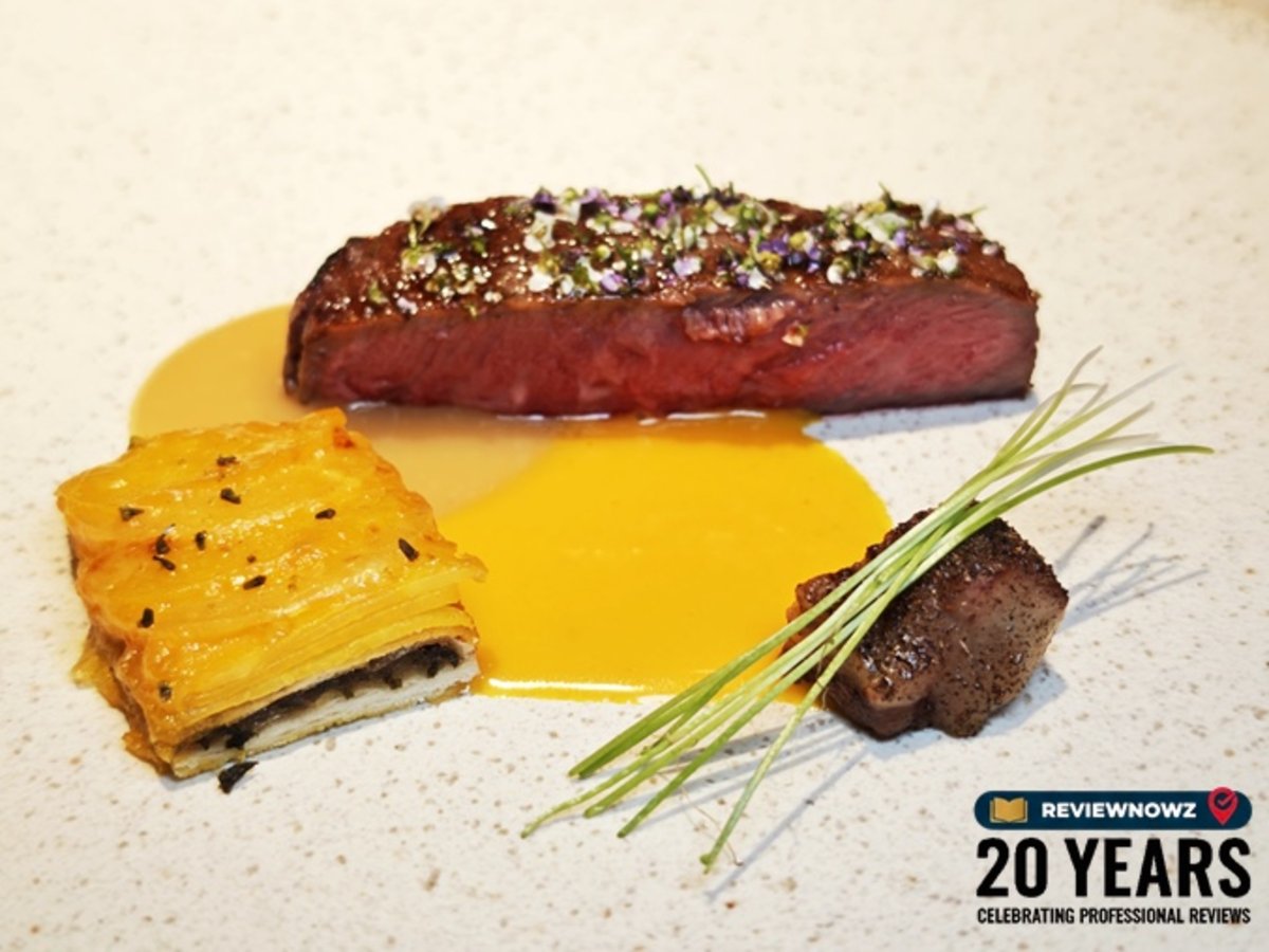 เนื้อวากิว A5 ส่วนสะโพกเสิร์ฟพร้อมกราแตงแครอทและซอสบ๊วย