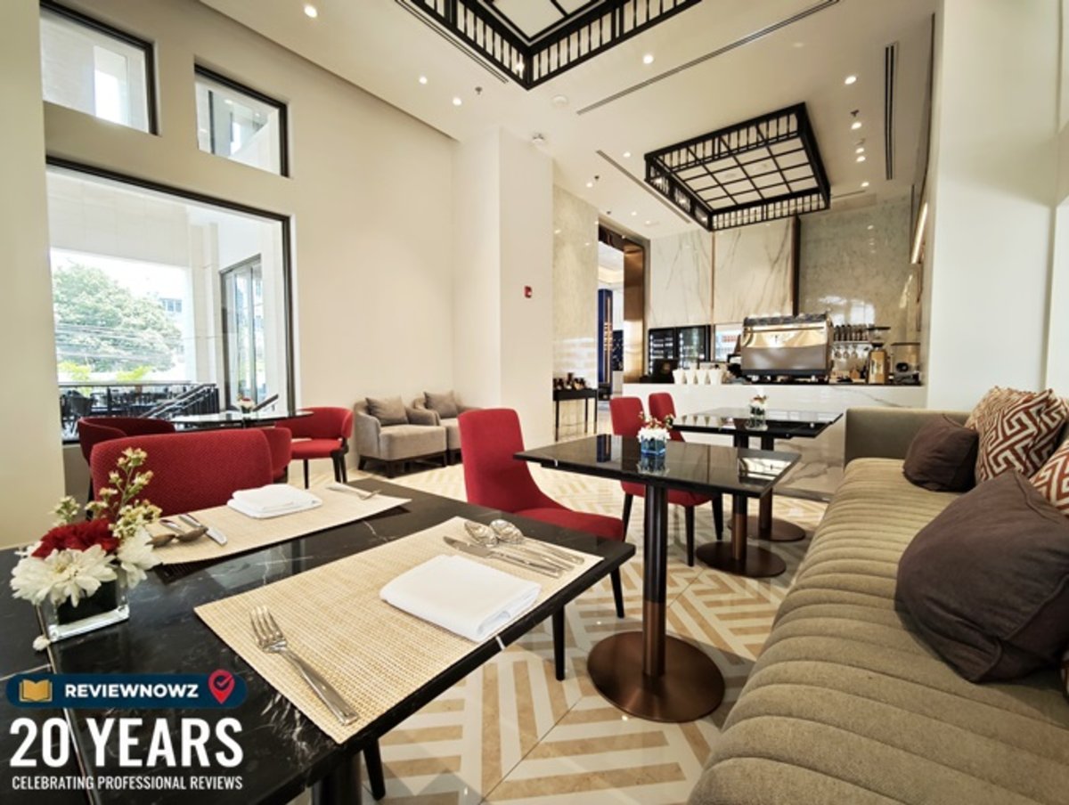 บรรยากาศ Larder & Lounge โรงแรม Radisson Chateau de Bangkok รีวิวข้าวแช่และขนมจีนซาวน้ำโดยเชฟเคน วัชรวีร์
