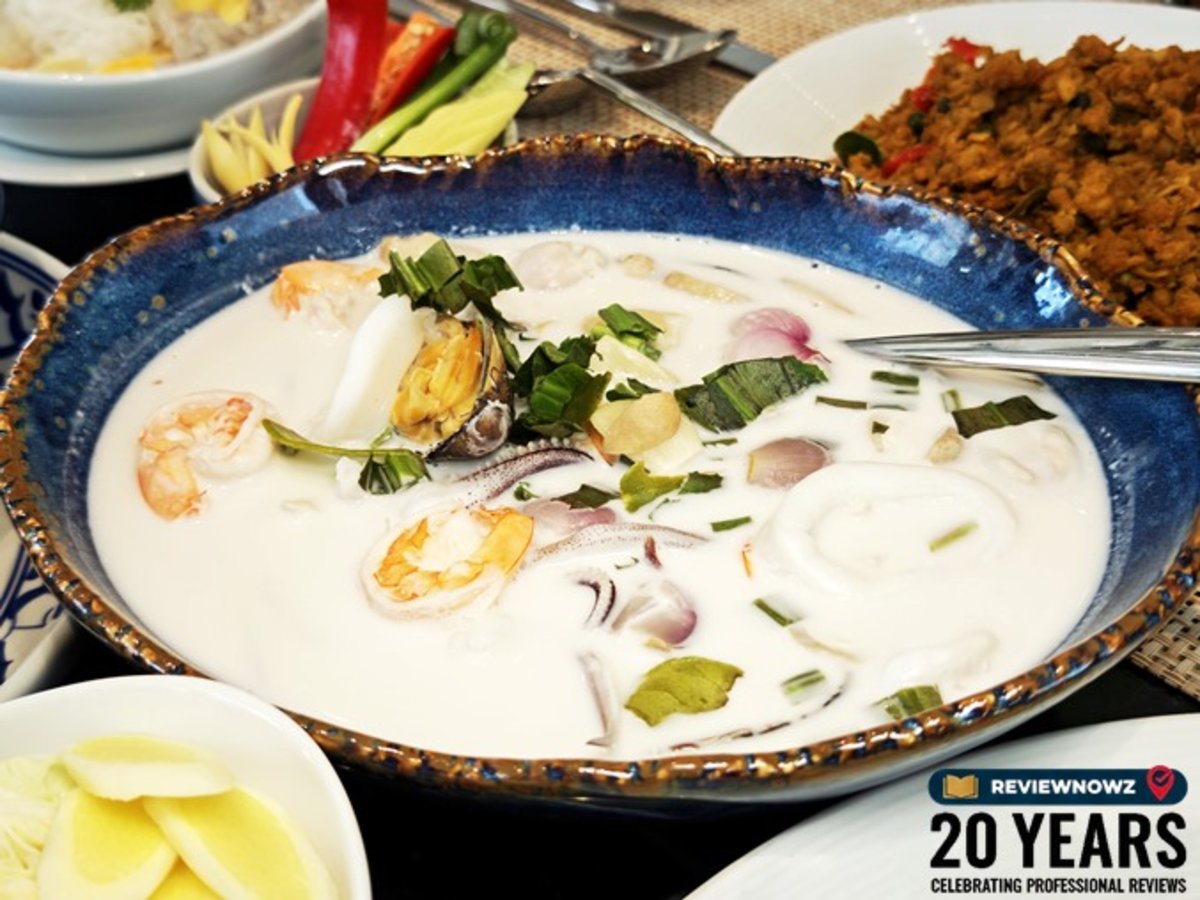 ต้มข่าทะเลเครื่องแน่น กุ้ง ปลาหมึก หอยแมลงภู่นิวซีแลนด์ น้ำซุปเข้มข้นนุ่มนวล รีวิวเชฟเคน โรงแรม Radisson Chateau de Bangkok