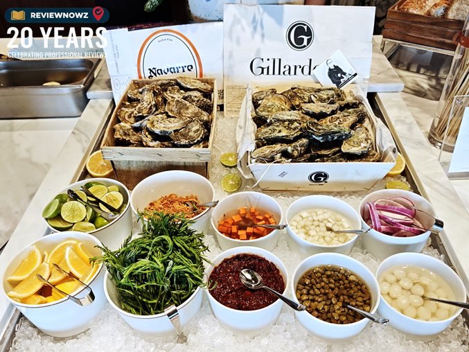 Fresh Oyster Station, Gillardeau และ Navarre แกะใหม่ พร้อมเครื่องเคียงและน้ำจิ้มซีฟู้ด, Mother's Day Brunch, ห้องอาหาร Lily's The Ritz-Carlton Bangkok One Bangkok, ReviewNowz