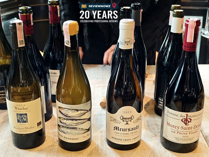 ขวดไวน์พรีเมียมทั้ง 6 ฉลากในโซน Table 4 งาน Burgundy by Way of Bangkok จัดโดย Wine Garage นำเสนอไวน์ชื่อดังระดับโลกอย่าง Vezelay, Meursault, Volnay 1er Cru และ Corton Grand Cru ReviewNowz