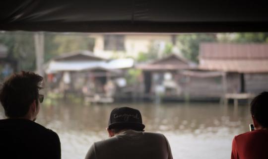 cover ย้ อ น วั น ว า น กั บ ร้ า น ก า แ ฟ . . . " อ า ล ม ดี " (ร้านกาแฟริมน้ำใกล้กรุงเทพนิดเดียว)