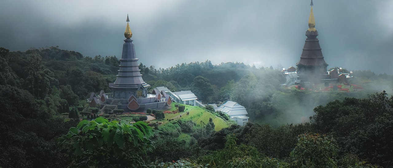 cover เ ชี ย ง ใ ห ม่ . . . ที่ ใ ค ร ๆ ก็ ห ล ง รั ก