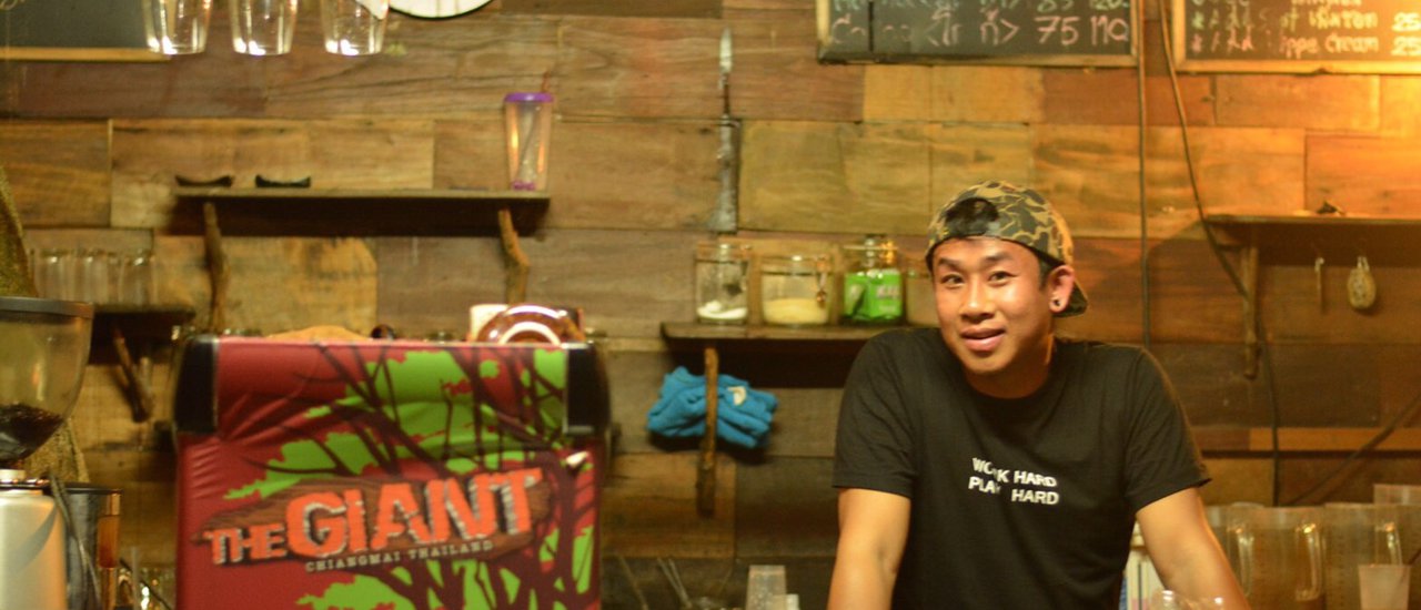 cover .. เ ป็ น ไ ง ล ะ " แ ม่ กำ ป อ ง " กั บ  " T h e  G i a n t C h i a n g m a i " ..