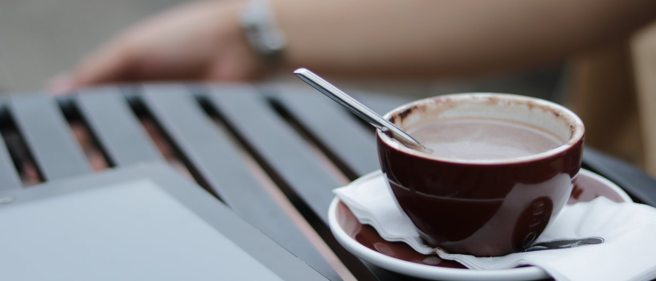 cover Insomnia    (เรื่องเล่าของชายในร้านกาแฟ)
