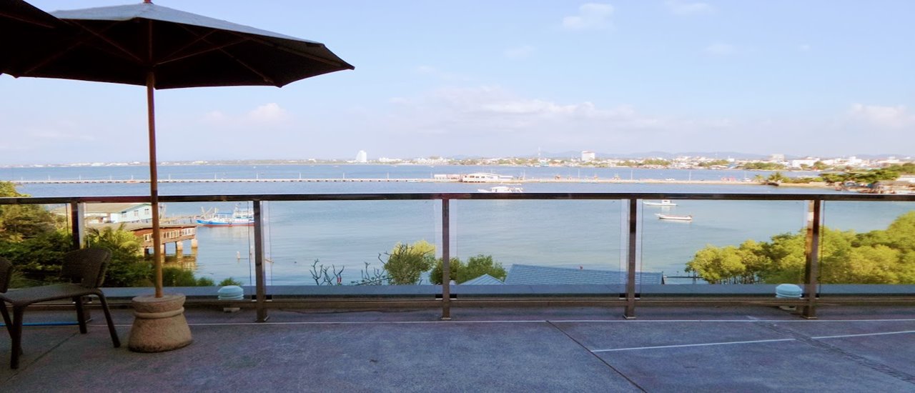 cover หนีร้อน ไปนอนรับลมทะเล สบายใจ @Way hotel pattaya VS โก้ซีฟู๊ด พัทยา