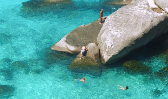 Cover ร้อนนี้...ชวนเพื่อนหนีไปเที่ยวทะเลกันเถอะ !! (ตะกั่วป่า - สิมิลัน - ...