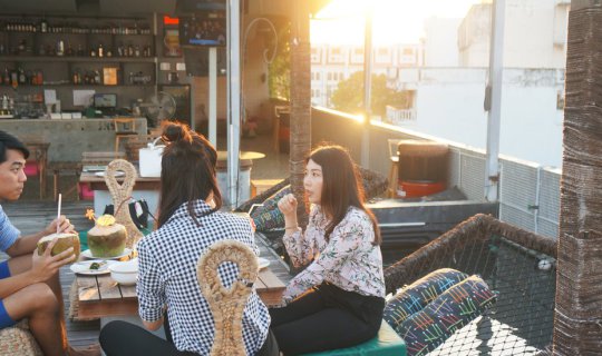 Cover Quip Sky Bar รูฟท๊อปบาร์สุดชิลกลางเมืองเก่าภูเก็ต...