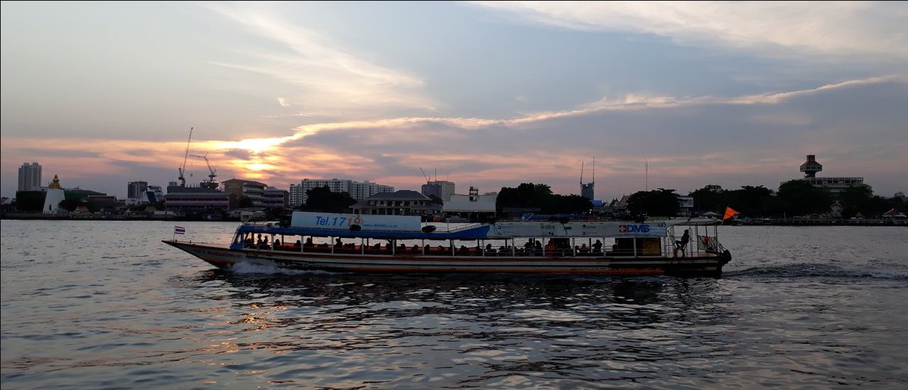 cover สาวเหนือแอ่วกรุง ชมความงามวัดอรุณ ทำบุญวัดระฆัง สังสรรค์ที่ Steve บ้านไม้เก่าแก่ริมแม่น้ำเจ้าพระยา^^