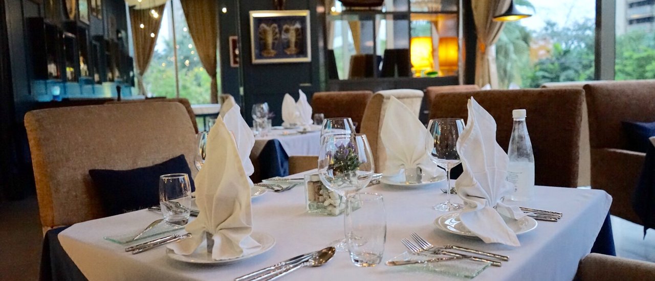 cover Fatty Uncle Eat & Travel 2015 # 46 ๑๑๑๑๑...WHALE ' S BELLY RESTAURANT & BAR...๑๑๑๑๑ @ Sukhumvit 39