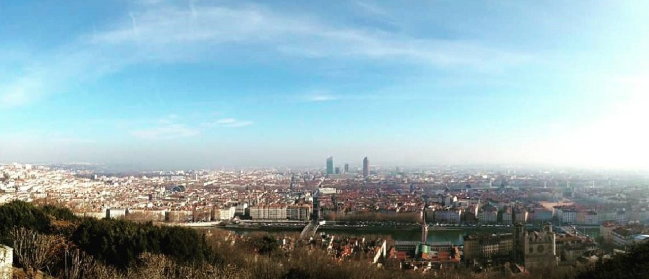 cover ขอบฟ้านั้นอยู่หนใด เอ๊ะนั่นไงที่ "ลียง"