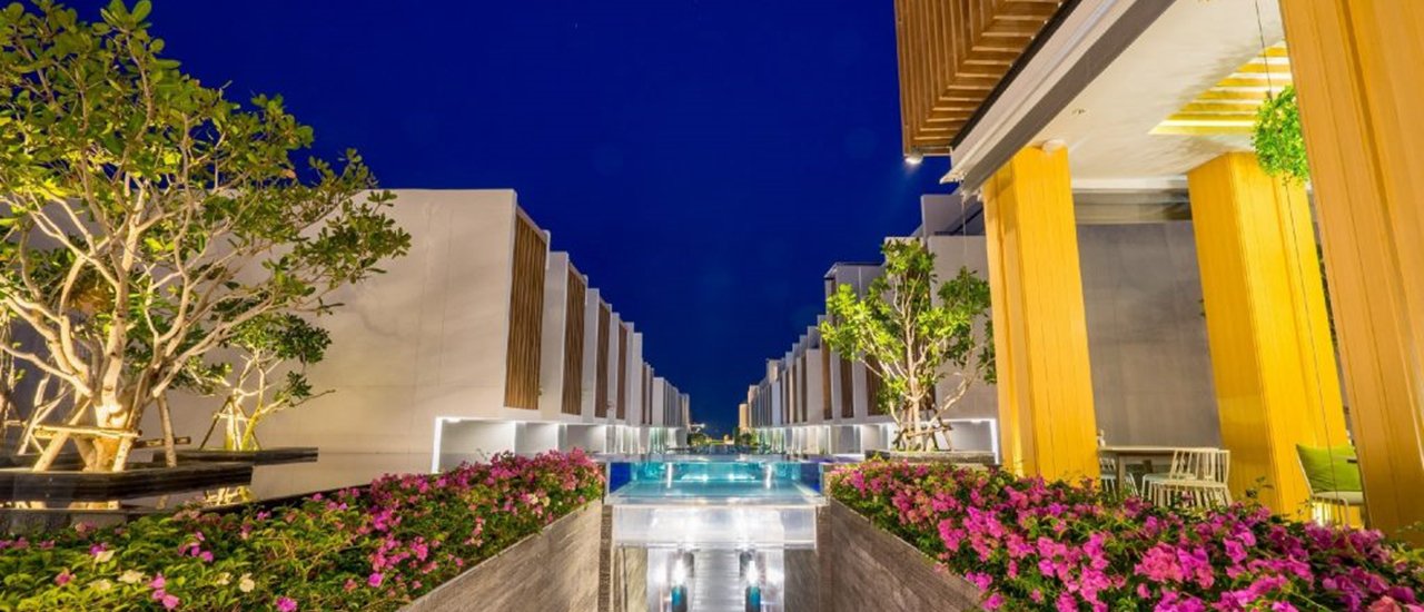 cover Radisson Blu Huahin เธอกับฉัน แค่เราสองคน
