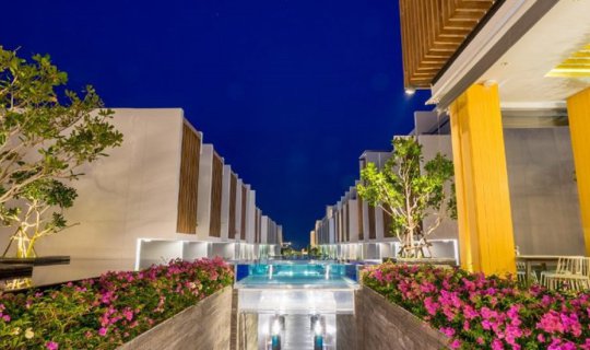 cover Radisson Blu Huahin เธอกับฉัน แค่เราสองคน