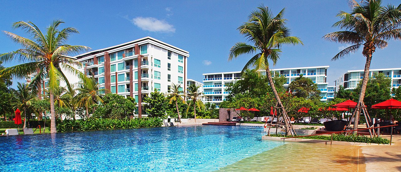 cover When the【Two of Us】Backpacking, Getting on the Train & Going for Honeymoon @ Amari Hua Hin